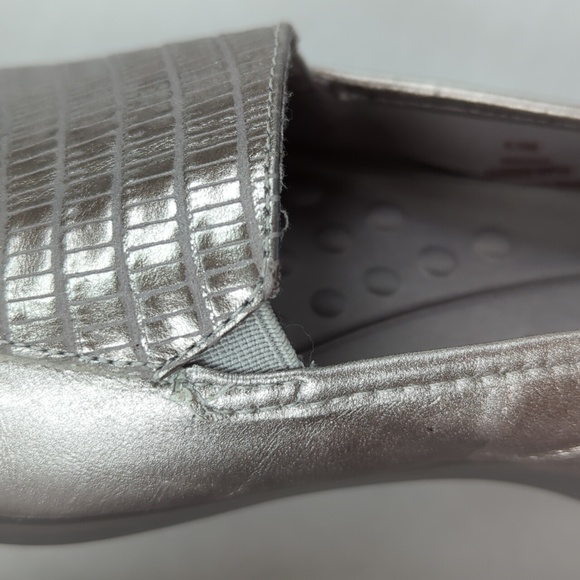 Easy Spirit Devitt Leather Casual Flats 8.5M  Metallic Pewter Silver/Gray - Picture 15 of 16
